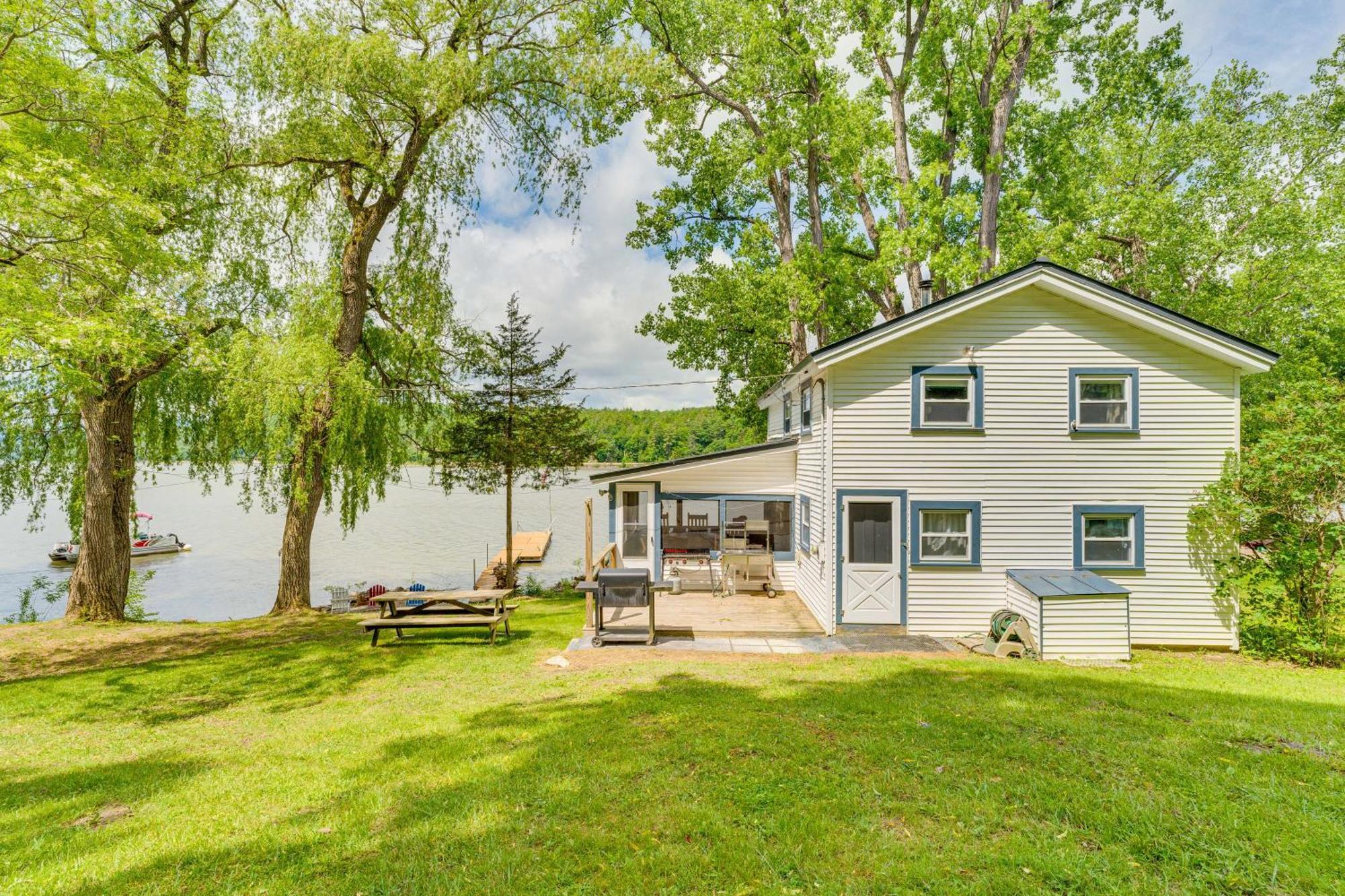 Waterfront Home On Lake Champlain With Dock And Kayaks Orwell Exterior foto